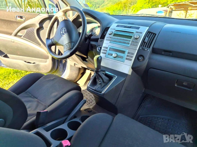 Toyota Corolla Verso 1.8i газ , снимка 13 - Автомобили и джипове - 54611148
