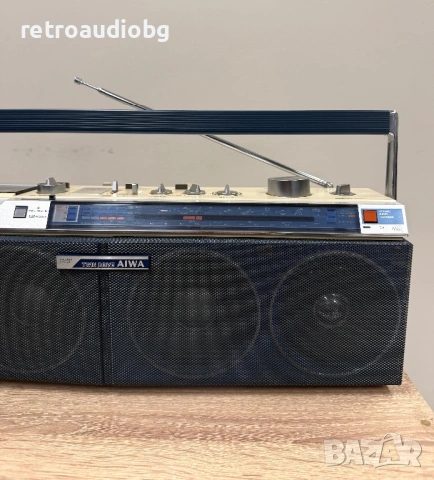 Много рядък колекционерски радиокасетофон Aiwa CS-500E (1982 г.), снимка 3 - Радиокасетофони, транзистори - 54559501