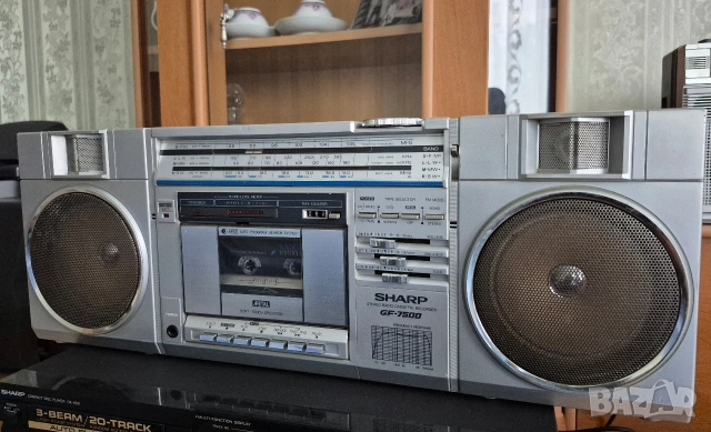 Sharp GF-7500, снимка 3 - Радиокасетофони, транзистори - 54996153