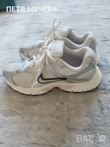Оригинални дамски маратонки NIKE , снимка 2 - Маратонки - 54404781