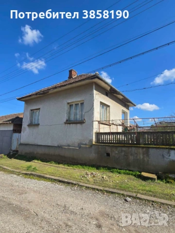 Продава се имот в с. Староселци, обл. Плевен – 1 декар двор, две къщи, лятна кухня, снимка 13 - Къщи - 54123160