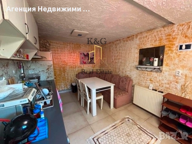 Двуетажна вила в м-та " Арменски лозя " , снимка 3 - Вили - 55175337