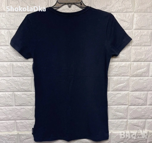 Тениска XS и сникърси 37 размер Emporio Armani , снимка 4 - Тениски - 54427508