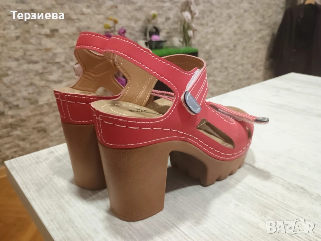 Червени сандали с платформа , снимка 3 - Сандали - 54974603