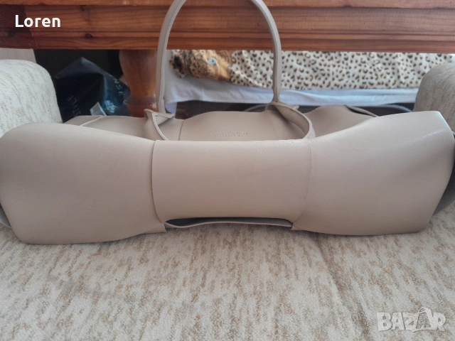 Като нова!*Bottega Veneta*Дамска чанта в бежов цвят, снимка 3 - Чанти - 51097738