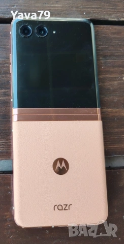Motorola Razr 40 Ultra 8GB/256GB без следи от употреба, като чисто нов, в гаранция. , снимка 3 - Motorola - 55152128