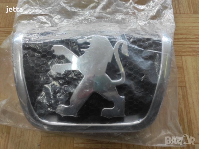 Предна емблема Пежо Партнер 2004-2007г - 9644759077