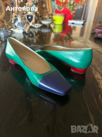 Обувки от естествена кожа в страхотна цветова комбинация като нови
