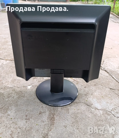 Монитор LG, снимка 2 - Монитори - 54960967