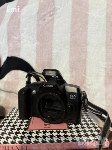 Филмов фотоапарат Canon EOS 5000 SLR с обектив 38-76mm-за части , снимка 4 - Фотоапарати - 55652572