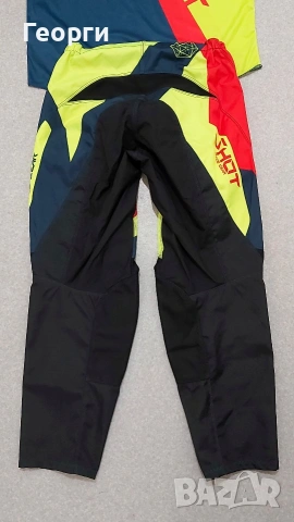Екип за мотокрос и ръкавици Shot Race Gear M, снимка 8 - Аксесоари и консумативи - 54639934
