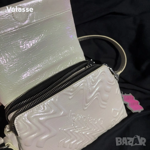 Desigual малка дамска чанта, неупотребявана, снимка 4 - Чанти - 55054004