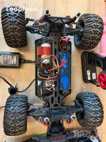 RC количка 4х4 радиоуправляема, снимка 4 - Електрически играчки - 54878376
