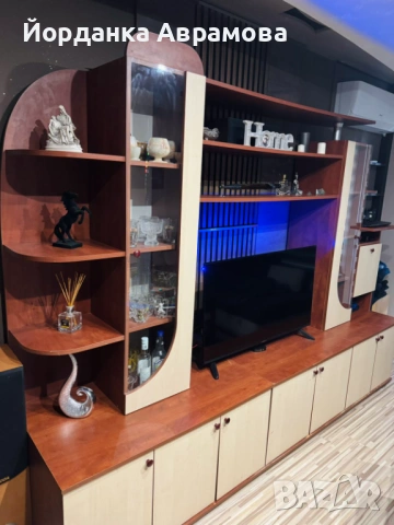 Размери 2.70 м. , височина 2 м., снимка 3 - Секции и витрини - 54481536