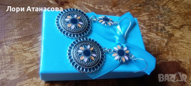 Винтидж комплект бижута в кралски стил за жени, елегантни ажурни обеци от цинкова сплав, снимка 2 - Обеци - 54003372