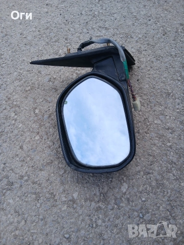 Ляво огледало за Тойота Ярис Версо 99-05г.