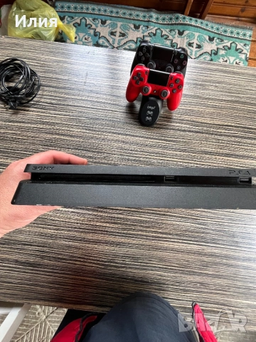 Play Station 4slim 1 tb, снимка 2 - PlayStation конзоли - 54643391