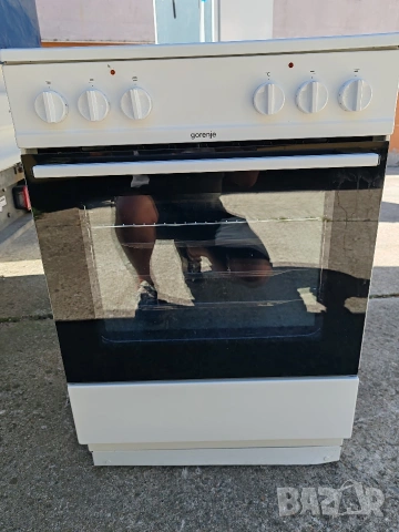 Като нова свободно стояща печка с керамичен плот Gorenje с 2 години гаранция! , снимка 4 - Печки, фурни - 55289573