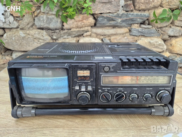Радиокасетофон със телевизор Hitachi K-50E, снимка 5 - Радиокасетофони, транзистори - 55191692