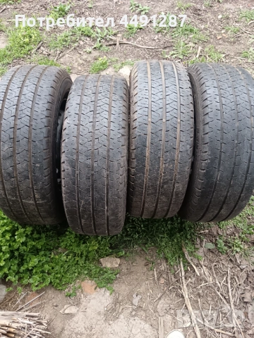 Метални бусови джанти с гуми 235/65/16 