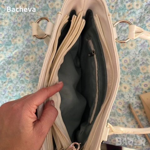 Средно голяма дамска чанта, снимка 4 - Чанти - 55016956