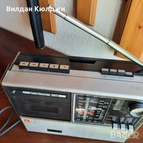 Немски радиокасетофон Recorder 9301 , снимка 2 - Антикварни и старинни предмети - 54132478