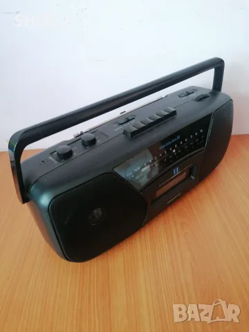 Продавам Grundig RR-300, снимка 3 - Радиокасетофони, транзистори - 51627039