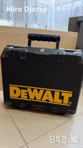 Винтоверт DeWalt - куфар, батерии, зарядно, снимка 2 - Винтоверти - 54758959