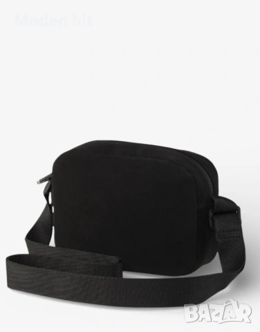 Оригинал! PUMA Classics Small Crossbody Bag Black чанта през рамо, снимка 4 - Чанти - 54674376