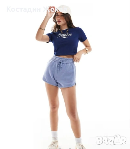 18€. Нов. Дамски оригинален кроп топ. adidas Originals Graphic Badge Slim 3-Stripes Tee . , снимка 2 - Корсети, бюстиета, топове - 55072837