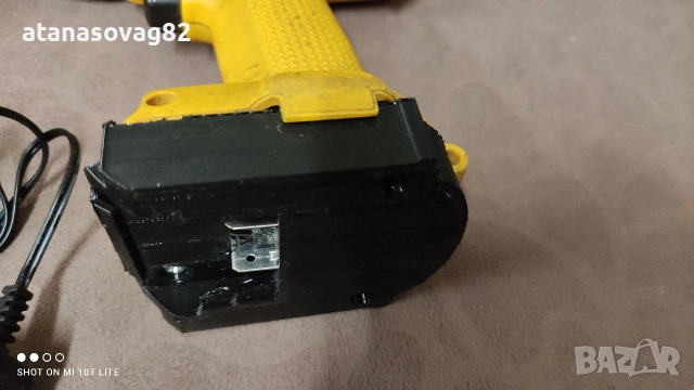 Винтоверт DeWalt с преход и преправени батерии, снимка 4 - Винтоверти - 54403514
