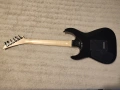 Продавам електрическа китара Jackson JS11 Dinky Black в много добро състояние., снимка 5