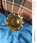 продавам нова позлатена статуетка /кашпа/ лице на жена, снимка 3