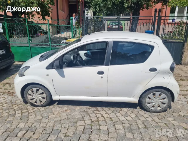 Aygo connect 2011, снимка 4 - Автомобили и джипове - 55564407
