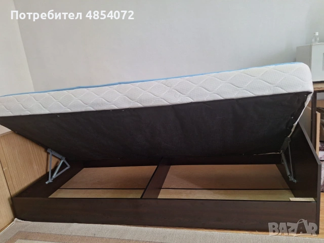 Легло с матрак - много запазено, снимка 4 - Спални и легла - 54870989