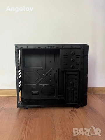 Кутия за компютър Cooler Master (отлично състояние), снимка 2 - Захранвания и кутии - 54978449