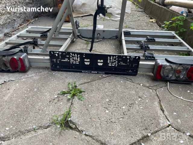 Багажник за четири броя колела, който се монтира на теглич.