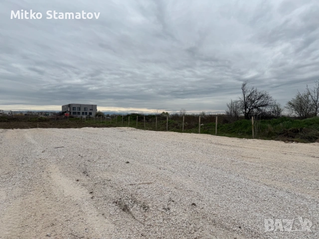 Под наем индустриален терен 2501 кв.м - Карловско шосе, снимка 2 - Парцели - 54129971