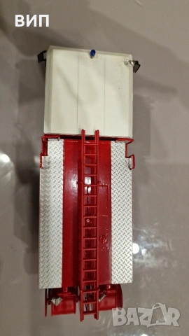 Пожарен автомобил Берлие Berliet 1:43, снимка 6 - Колекции - 54071445