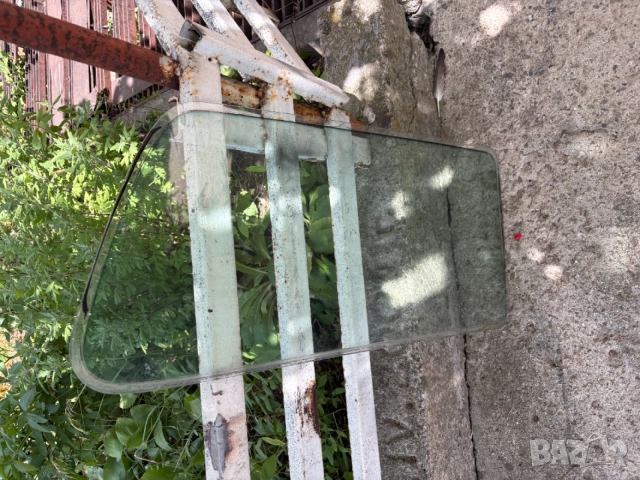Задно ляво странично стъткло Лада Нива 1-ва генерация, снимка 2 - Части - 55212248