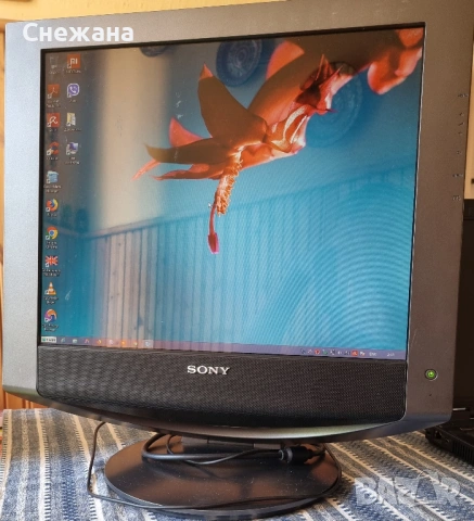 запазен монитор 17" Sony с мн. добри яркост, черно и силни говорители, 3 бр. кабели, снимка 10 - Монитори - 54695637