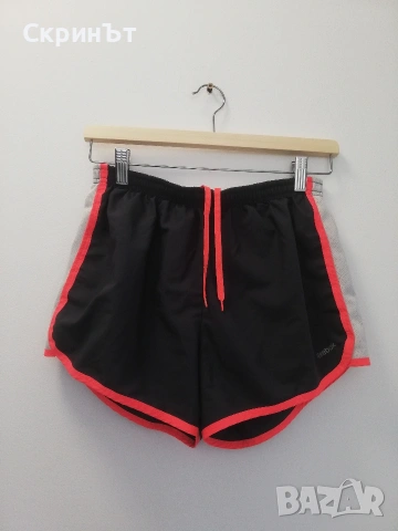 Дамски Nike S, Отлично състояние! , снимка 2 - Къси панталони и бермуди - 55226104