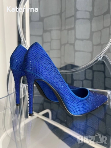 нови обувки с кристали