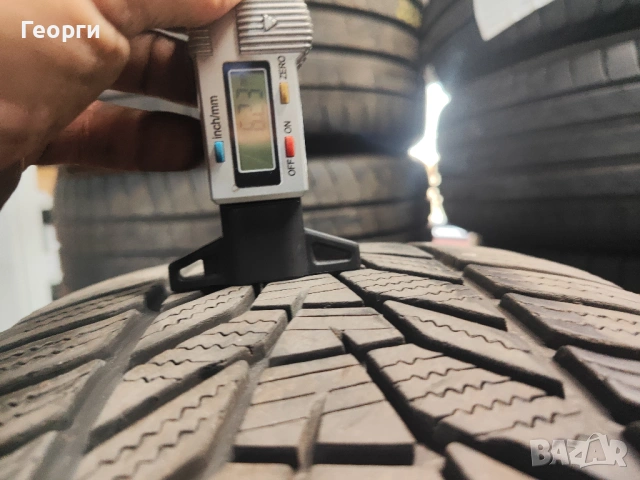 2бр.зимни гуми 235/45/18 Hankook, снимка 2 - Гуми и джанти - 54394546