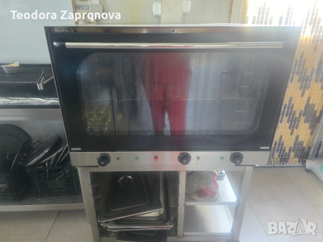 Конвектомат за закуски за 4 тави с размери 60/40