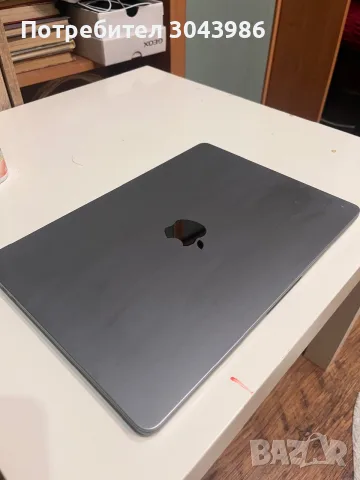 MacBook Air 13” M3/8GB/256GB-работи отлично, дефектен дисплей
