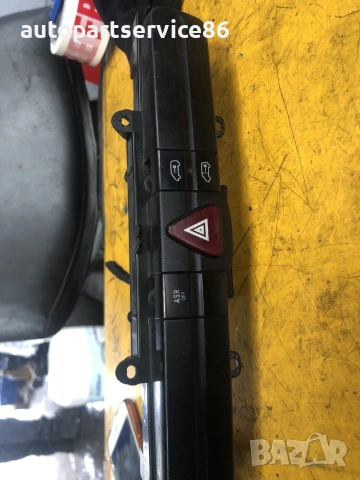 Превключвател за аварийни светлини (аварийка) за Mercedes Sprinter W906 (2006–2012) A9066800017 / A9