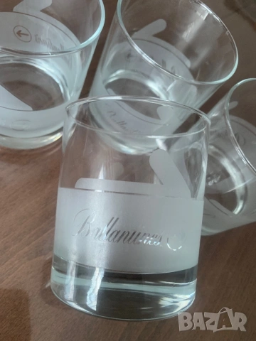 Комплект 4 броя чаши за уиски* С логото на Ballantine