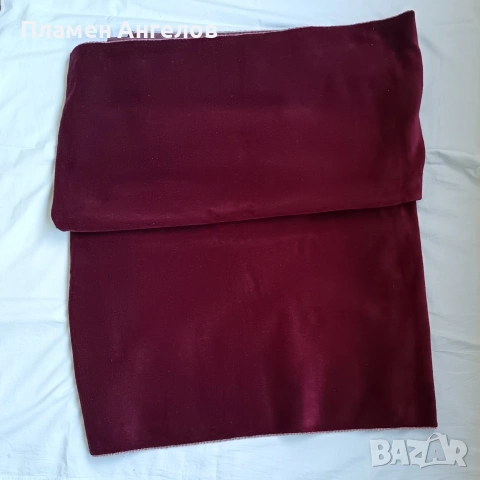 Тапицерски плат с размери 147см.×129см.