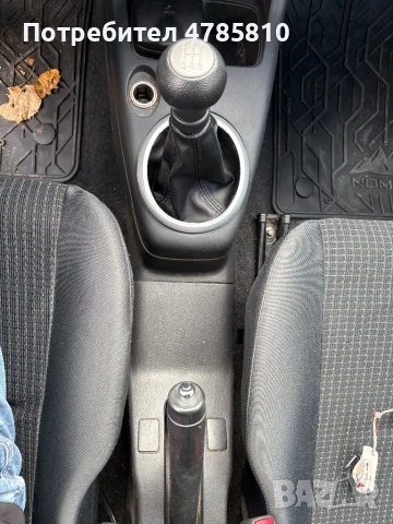 Сузуки Суифт 2005 Бял с АГУ, снимка 8 - Автомобили и джипове - 54073355